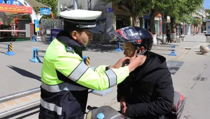 一帶一盔，安全常在